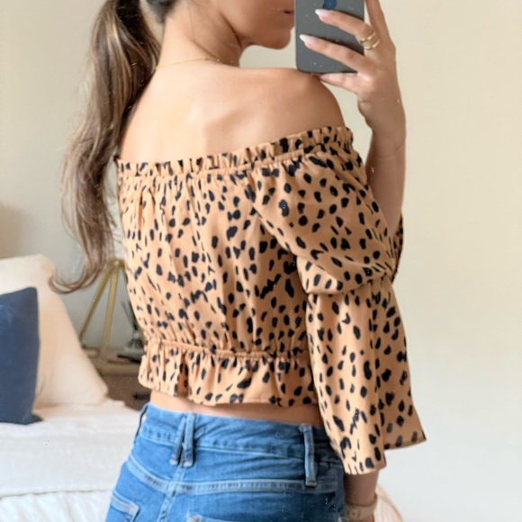 Off shoulder crop top - Picture 3 of 3